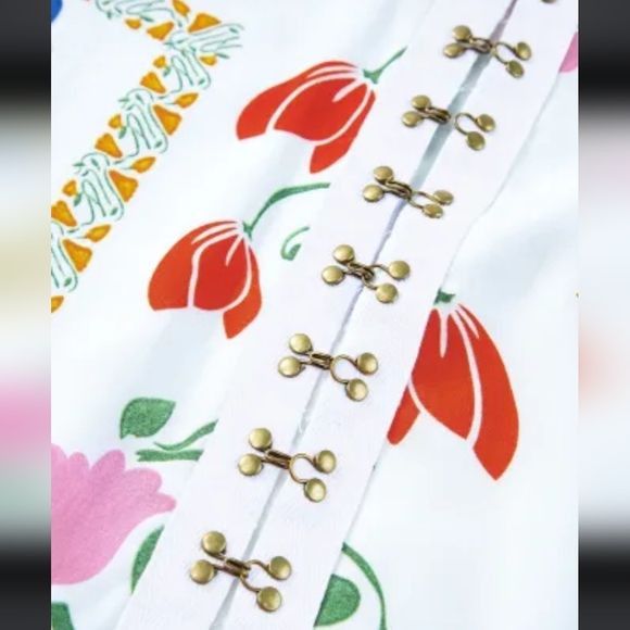 White Floral Print Split Neck Pocketed Shirt Collar Romper - Picture 5 of 7